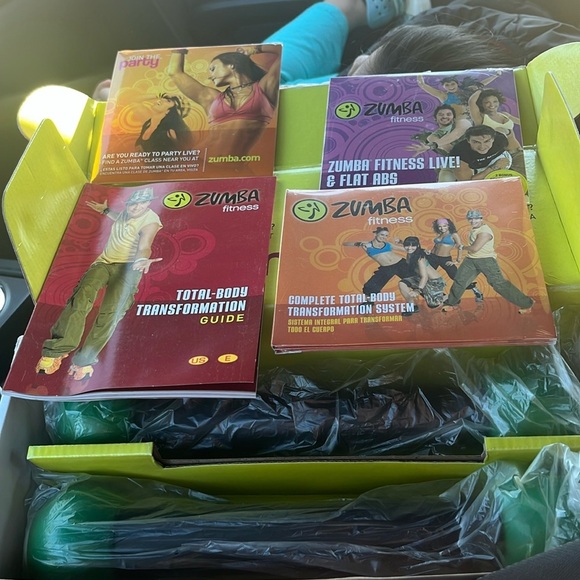 Zumba Fitness Toning Sticks maracas, guide and 3 DVDs - Picture 1 of 6